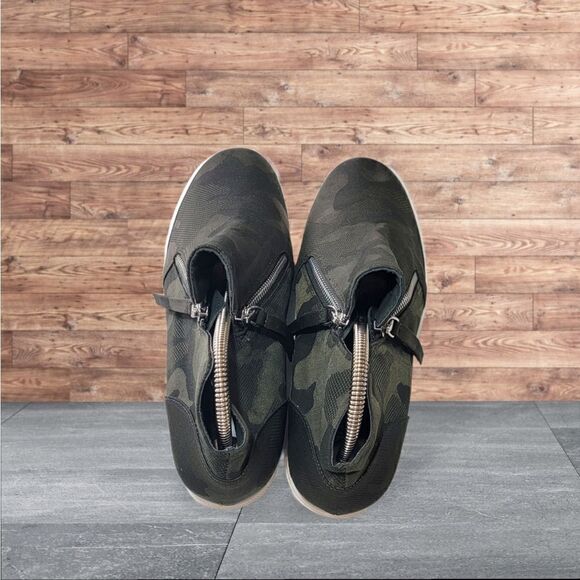 Steve Madden Womens Sneakers Shoes Camouflage Zipper High Top 8M - Picture 5 of 6